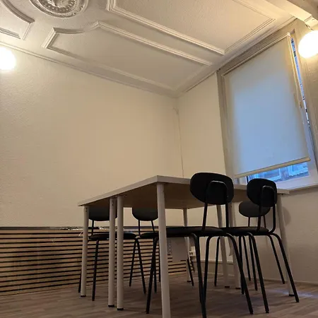 Monteur- Und Apartamento Neustadt an der Weinstraße